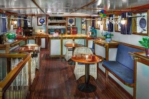 Cruising on the Elbe - Swaensborgh